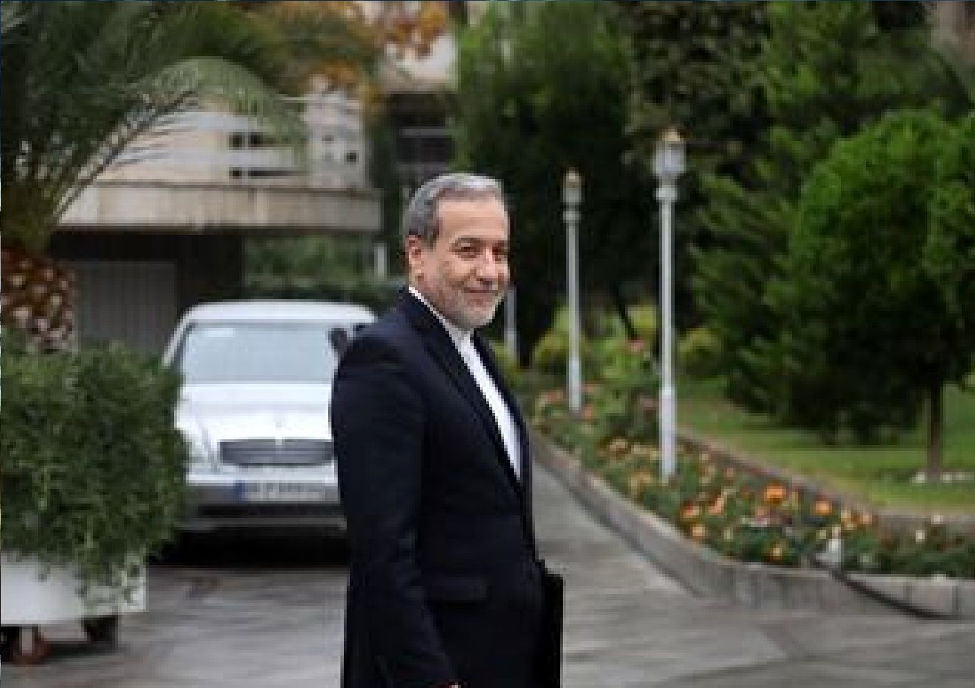 عکسی از دیدار عراقچی با امام جمعه تبریز