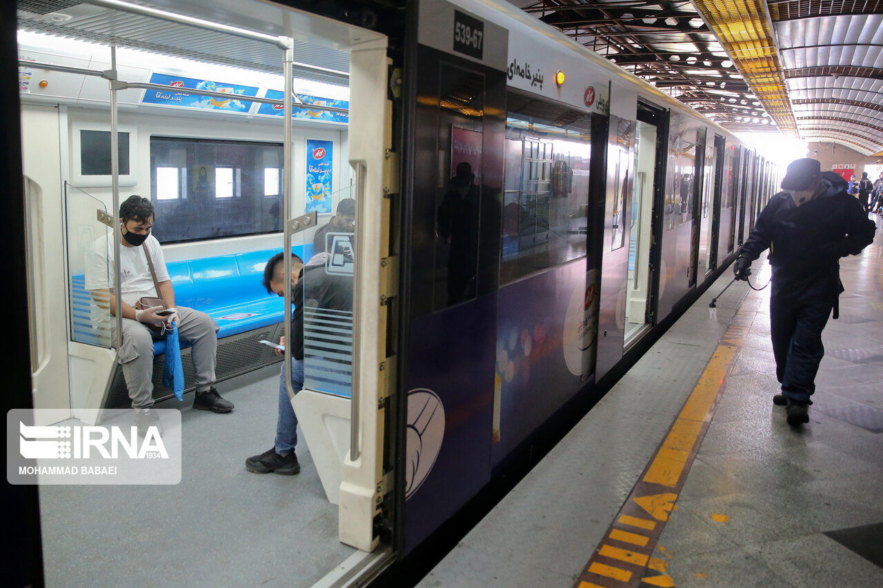 عکسی عجیب و باورنکردنی از مترو تهران