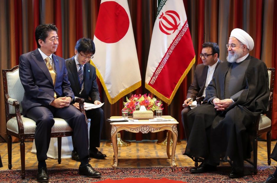 روحانی با نخست‌وزیر ژاپن دیدار کرد