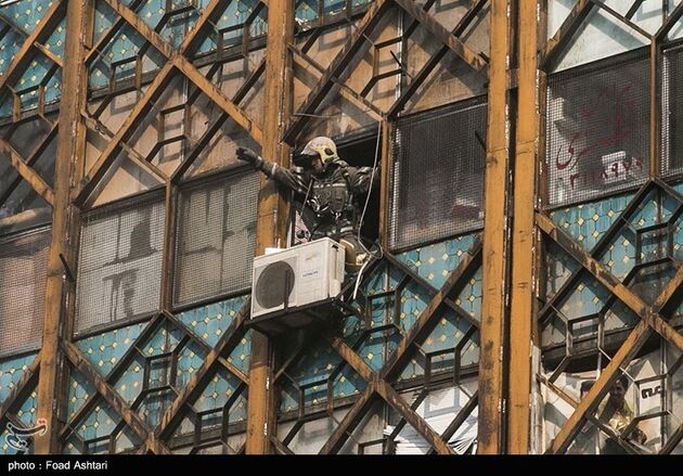 فرو ریختن ساختمان پلاسکو تهران