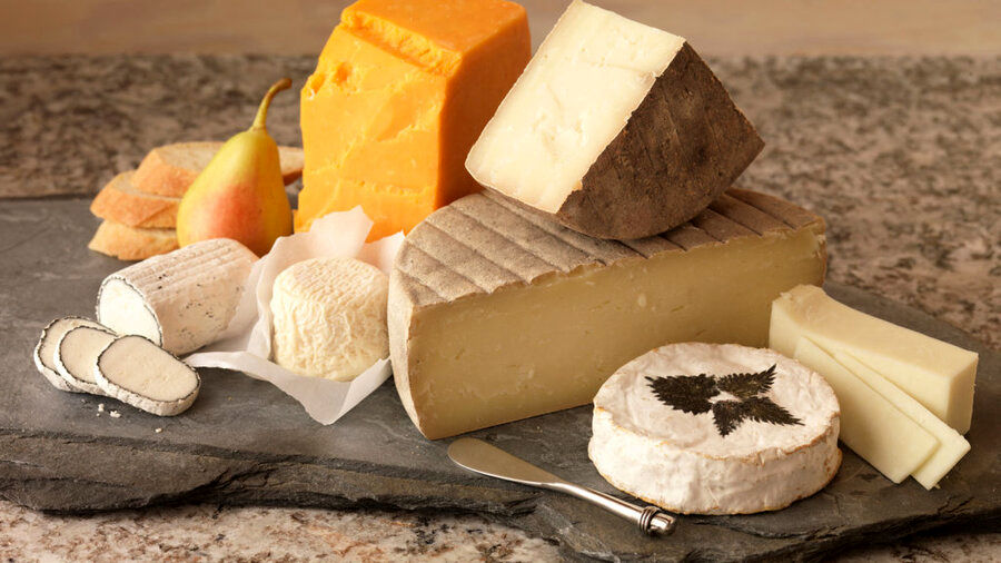 مصرف پنیر با این مواد غذایی مطلقا ممنوع!