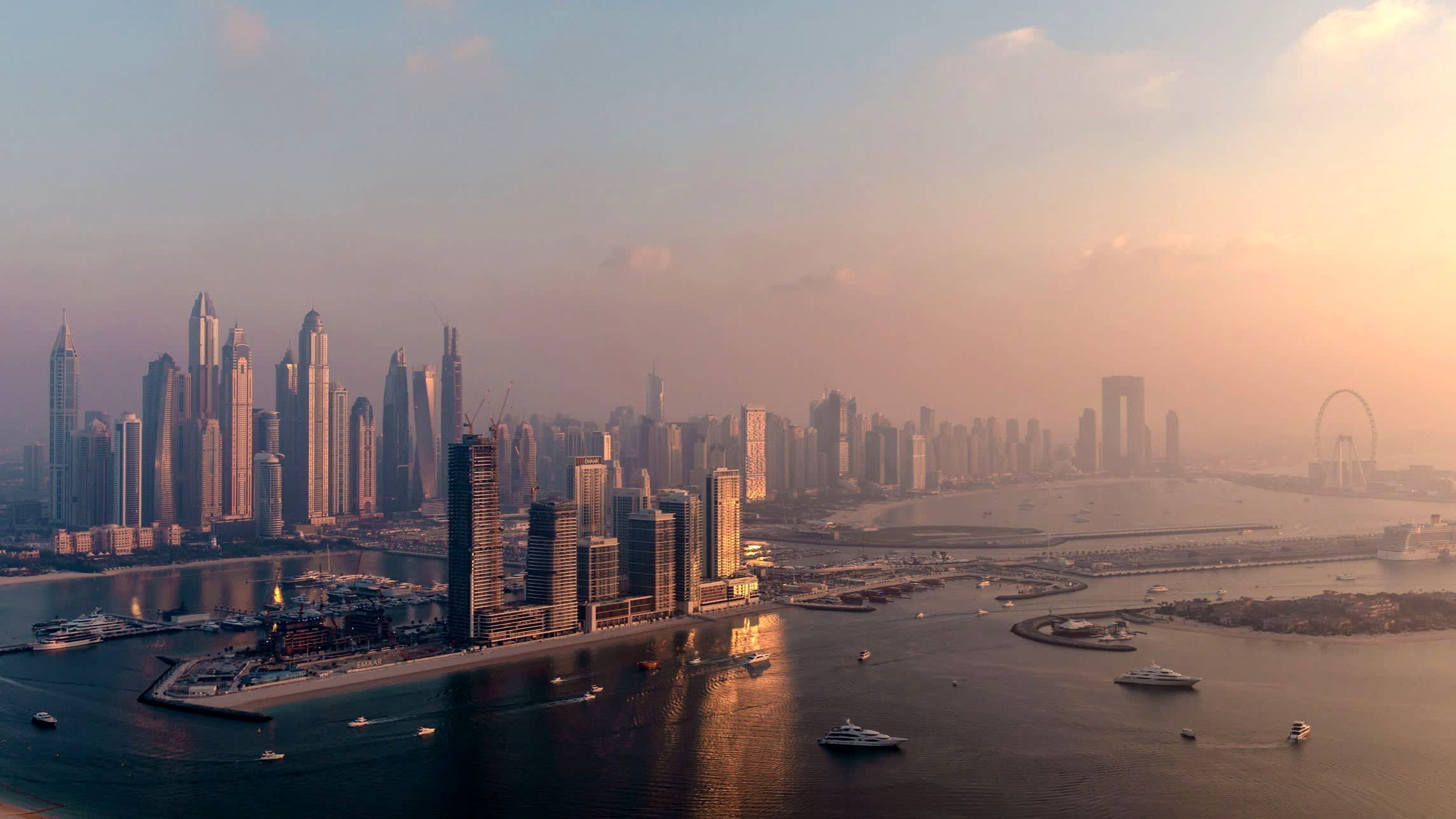 برخاستن دود از تأسیسات نفتی فجیره امارات +فیلم