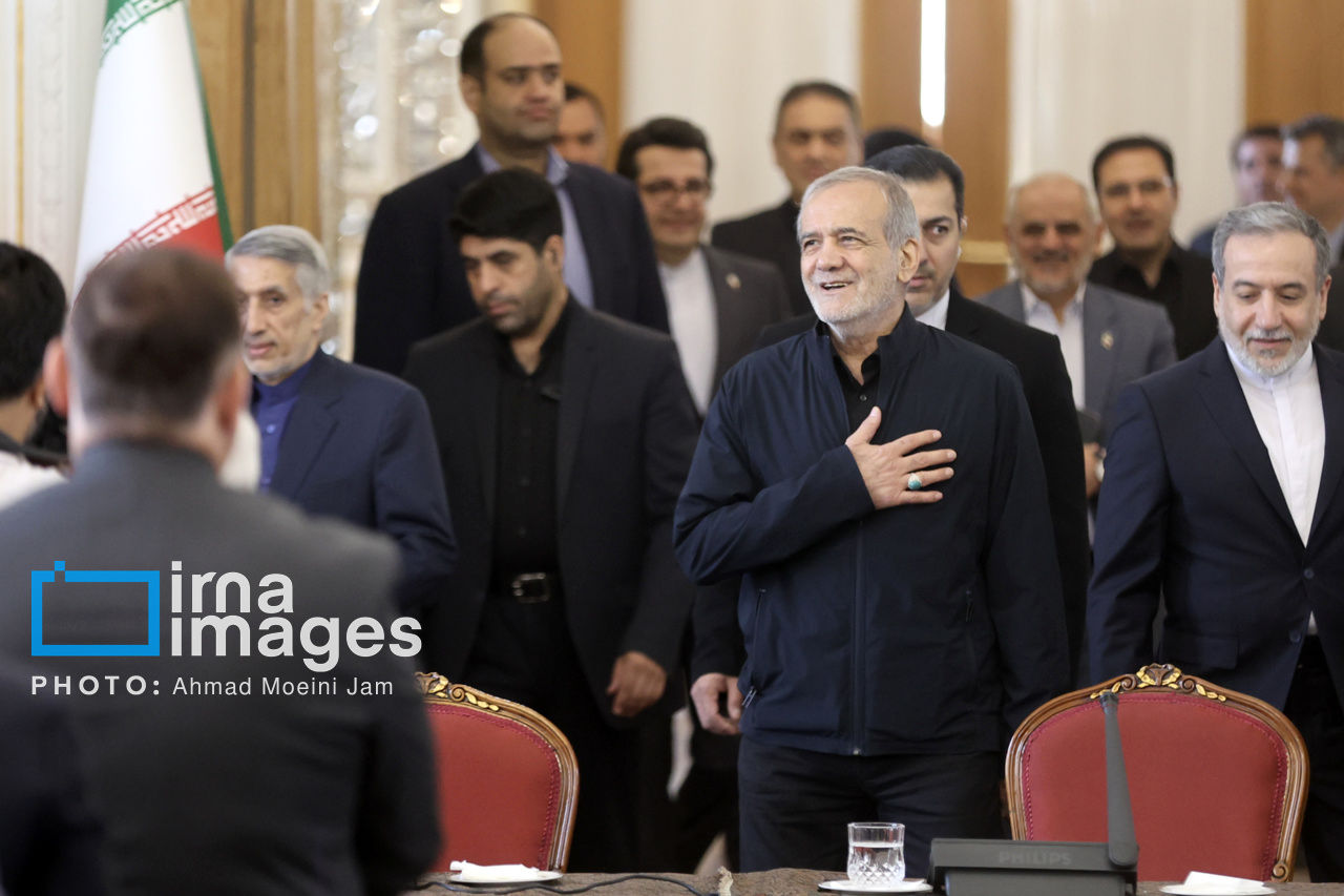 بازدید سرزده پزشکیان از وزارتخارجه + عکس