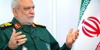 عکسی دیده نشده از رئیس سازمان اطلاعات سپاه در کنار رهبر شهید انقلاب