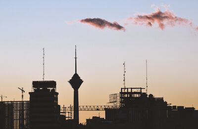 جنگ هم بازار مسکن را آرام نکرد | تغییر قیمت رهن آپارتمان در محلات جنگ‌زده | رشد اجاره تا ۳۸ درصد در برخی مناطق+جدول 