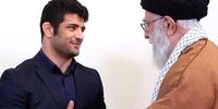انگشتر رهبر انقلاب در انگشت پهلوان جوان کشتی ایران + عکس