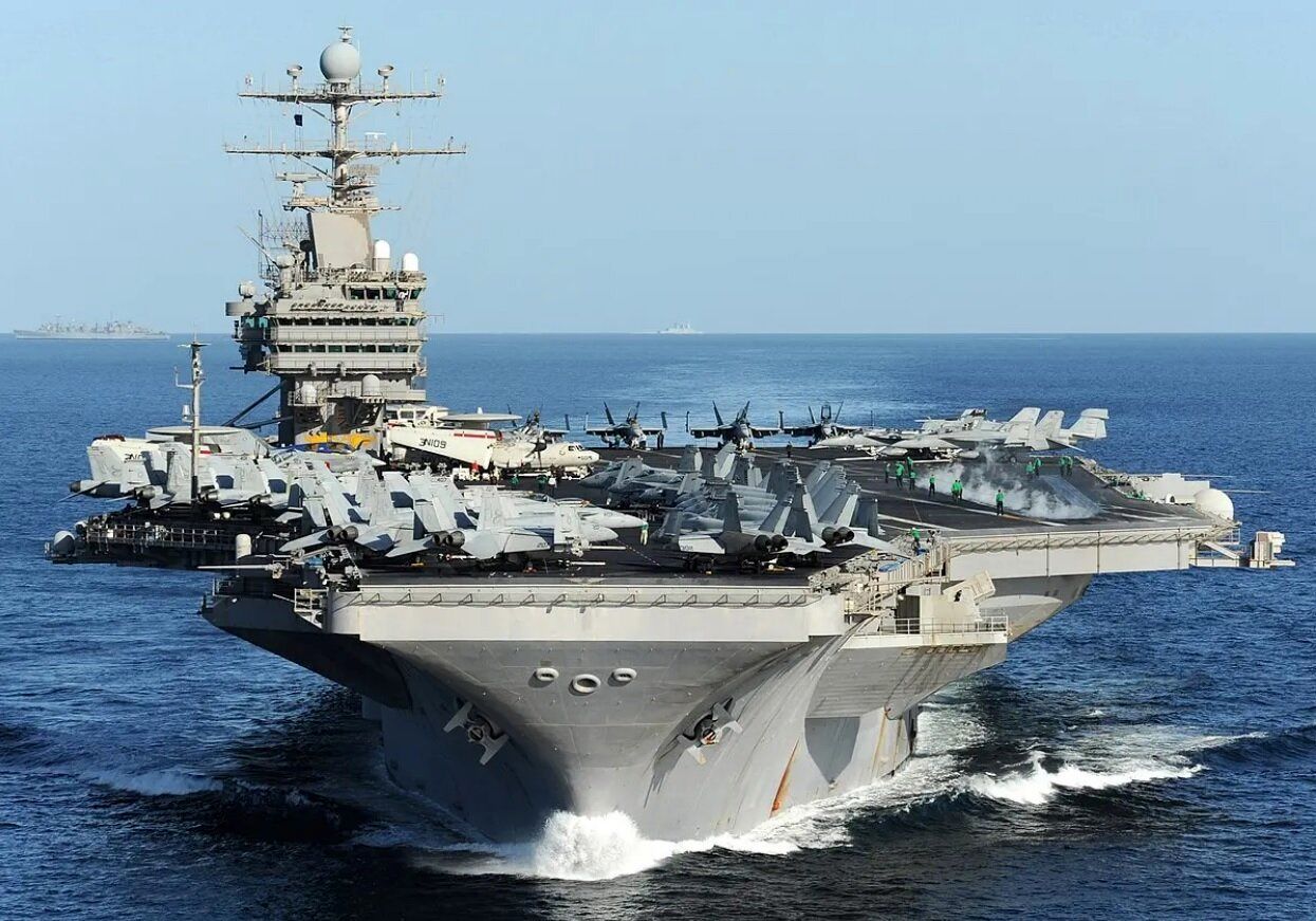 ناو آبراهام لینکلن روزانه چقدر هزینه برای ترامپ می‌تراشد؟