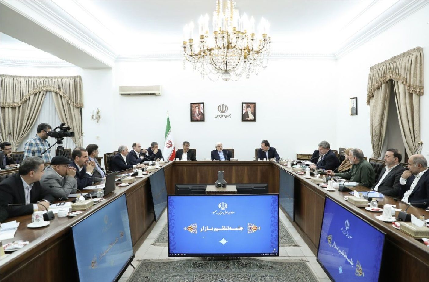 قدردانی عارف از حمایت مقام معظم رهبری از دولت / مرحله جدید کالابرگ الکترونیکی بزودی آغاز می شود