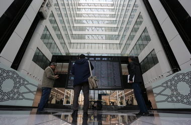 نوسان بورس میان دو نیروی امید و ریسک/ فراز و فرود شاخص کل زیر سایه ریسک‌های سیاسی و انتظارات تورمی