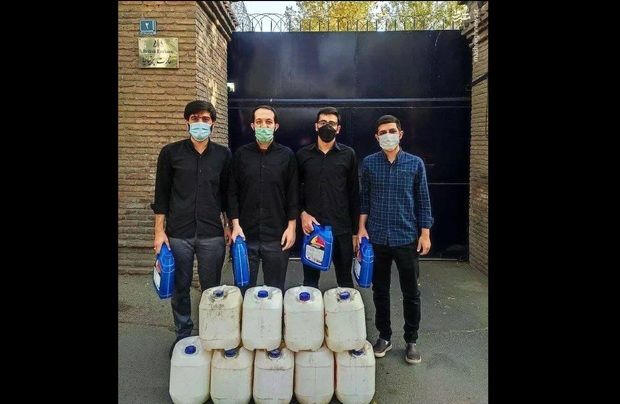 اهدای سوخت به انگلیسی‌ها از سوی دانشجویان ایرانی!+عکس