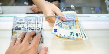 بازدهی مثبت ارزها؛ یورو صدرنشین شد، هرات سبزپوش | قیمت دلار تا ۱۹۳ هزار و ۷۰۰ تومان صعود کرد | نبض بازار ارز در دست کیست؟