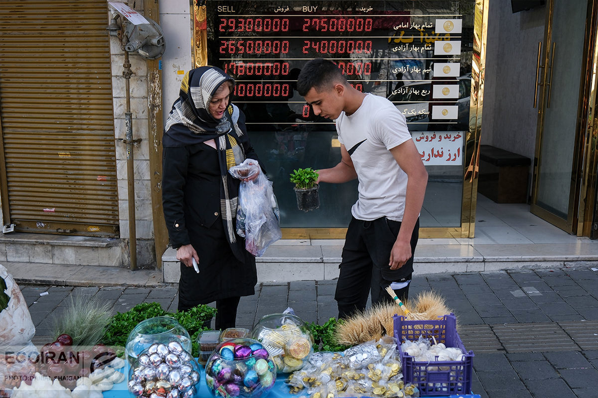 تصاویر| بازار داغ دستفروشان در آستانه نوروز 1402 