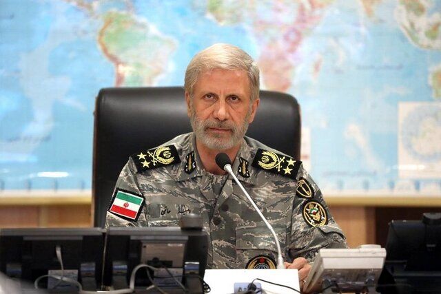اظهارات فرمانده کل ارتش درباره شهدای پدافند هوایی ارتش