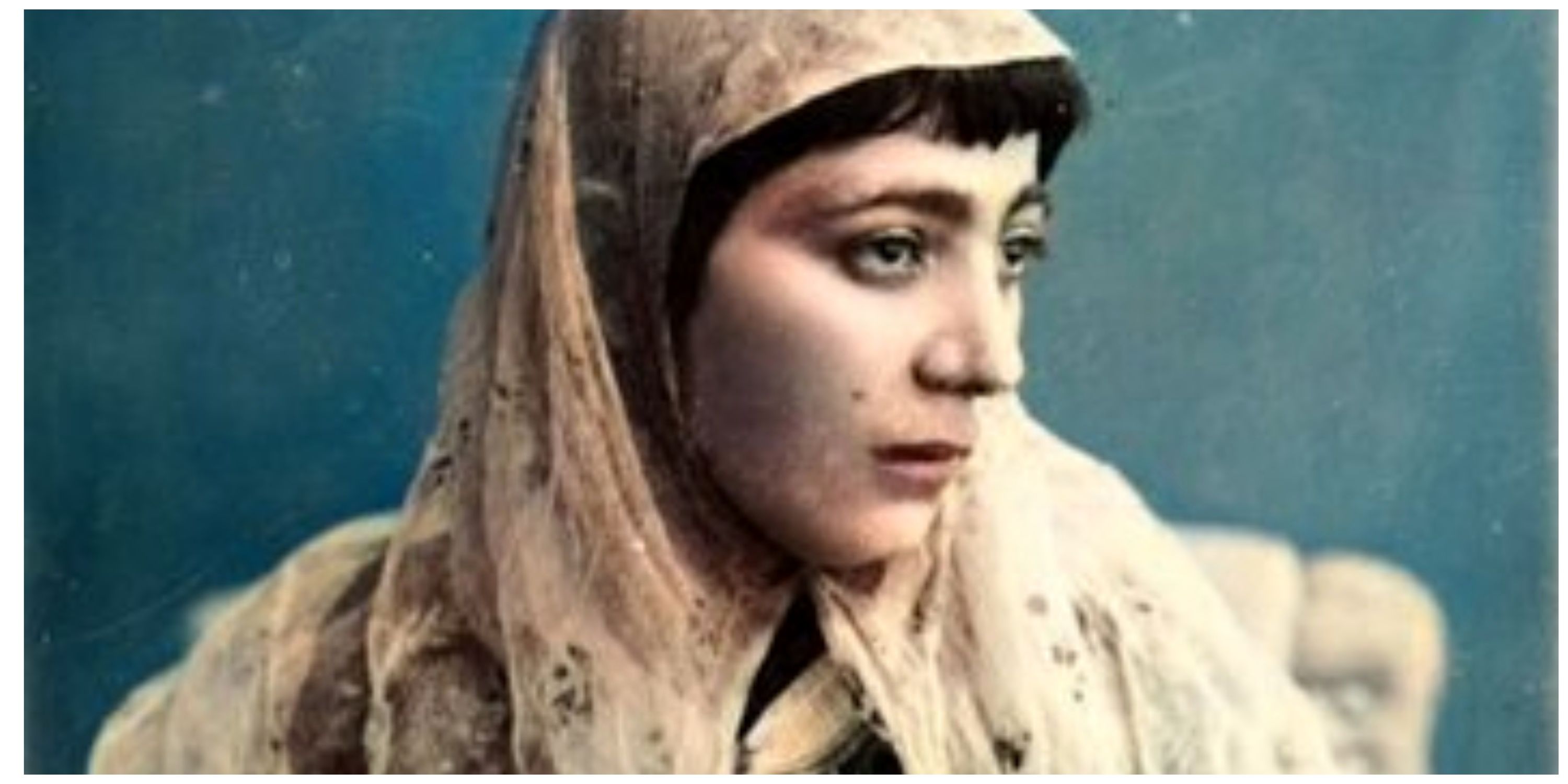 این زن زیبای مرموز در عکس‌های قاجاری کیست؟ تصاویر