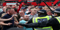 تظاهرات گروه‌های راست افراطی و ضد فاشیست در لندن برگزار شد