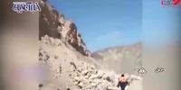 لحظه سقوط سنگ عظیم در جاده اردل +فیلم