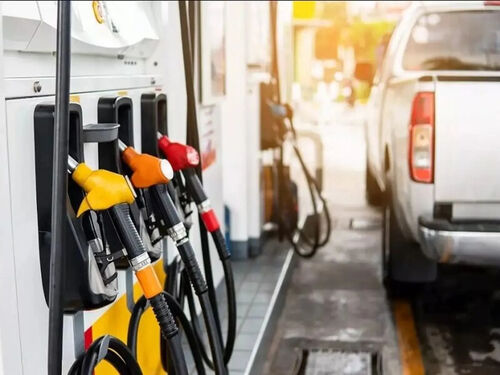 هفت روز با بنزین ۱۰ هزار تومانی؛ مردم کمتر رانندگی کردند یا حساب‌ و کتاب‌ تغییر کرد؟ | جایگاه‌داران: خبری از کاهش مصرف نیست
