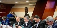 عراقچی: در حال مذاکره با روسیه برای فازهای بعدی نیروگاه بوشهر هستیم | ترامپ خواستار تسلیم بدون قید و شرط ایران است