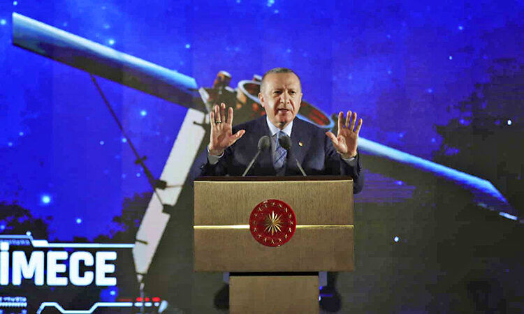 ترکیه دو سال دیگر به ماه می‌رسد؟/ بلندپروازی اردوغان برای فضایی شدن در ۱۰ سال
