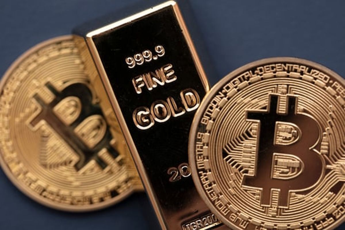 قیمت طلا ریخت، دلار افزایش یافت /بیت‌کوین همچنان صعودی است