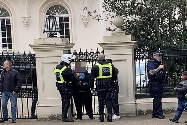 حمله به محل اقامت سفیر عربستان در لندن