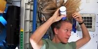 فیلم حمام کردن خانم فضانورد در فضا 
