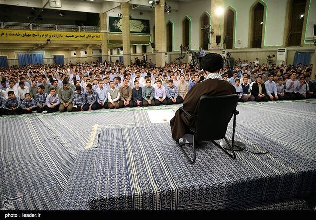 جشن تکلیف دانش آموزان در حضور رهبرمعظم انقلاب