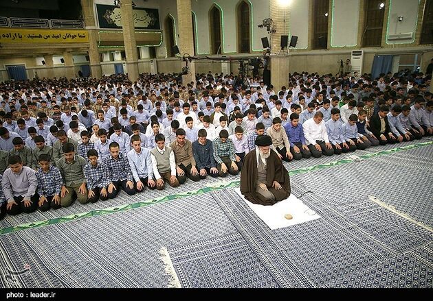 جشن تکلیف دانش آموزان در حضور رهبرمعظم انقلاب
