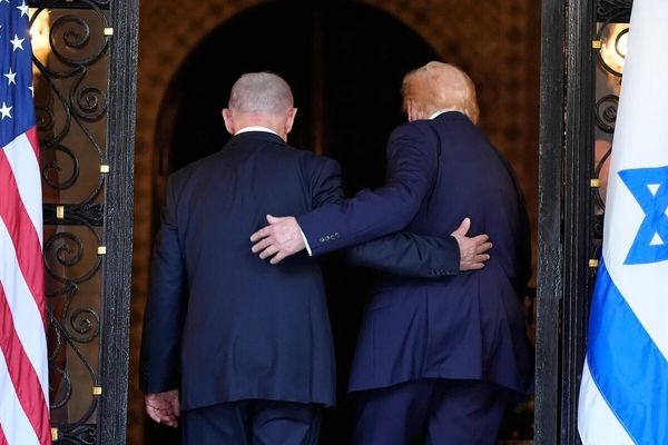 توهمات «شبه صدامی» نتانیاهو و ترامپ | درس‌های جنگ ایران و عراق پیش‌روی آمریکا | هرکسی دکمه پرتاب بمب را فشار دهد مسئول است و مقصر!   