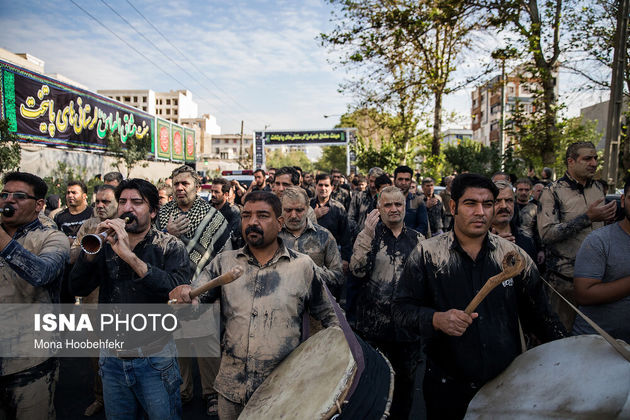  مراسم «گل‌مالی» لرستانی‌ها در خرم‌آباد و تهران