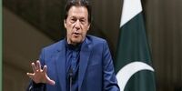 عمران خان، نخست وزیر پاکستان می ماند