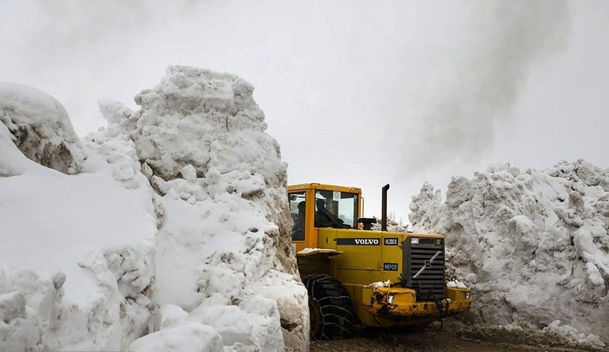 تصاویر جدید از حجم سنگین برف در کوهرنگ/ خانه ها زیر برف مدفون شدند