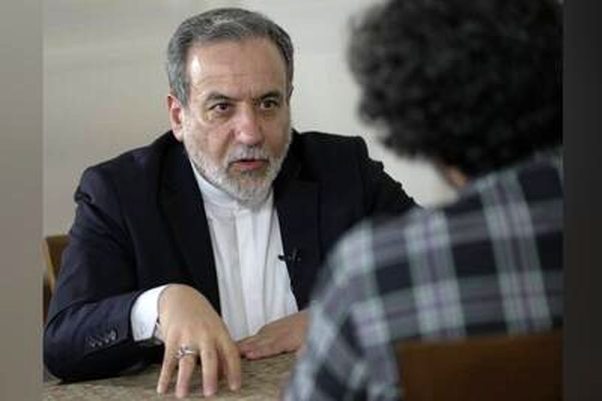 واکنش تند مجری برنامه «ماجرای جنگ» به تعطیل شد آن / مطمئن باشید خون شهدای این جنگ دامنتان را می‌گیرد