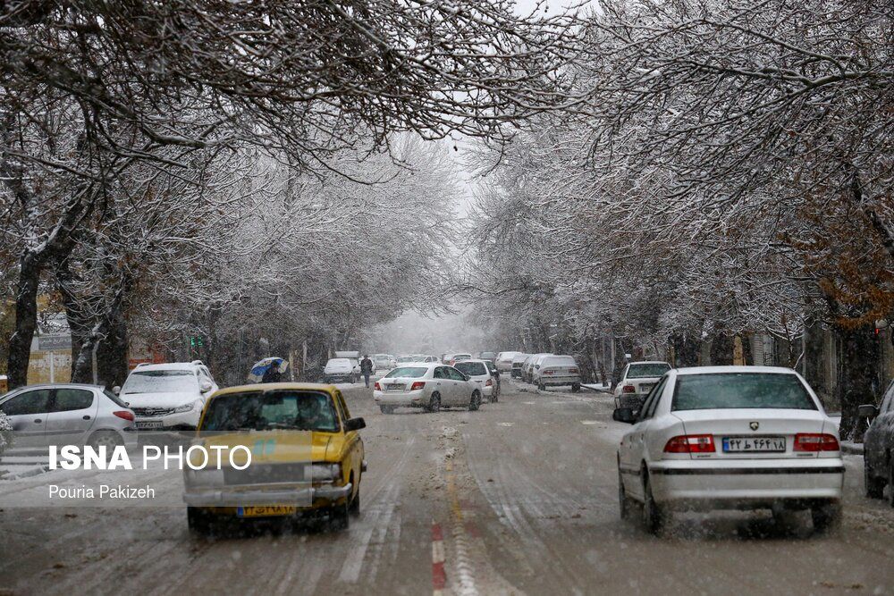 مردم تهران غافلگیر شدند / باران و برف تهران را قفل کرد