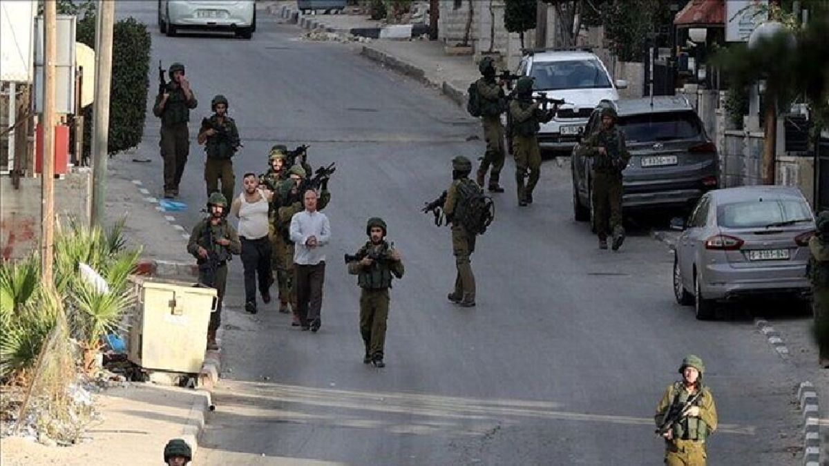 بازداشت وحشیانه فلسطینیان به دست نظامیان اسرائیلی طی ساعات گذشته
