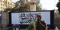 پرچم طالبان بر روی دیوار سفارت آمریکا!