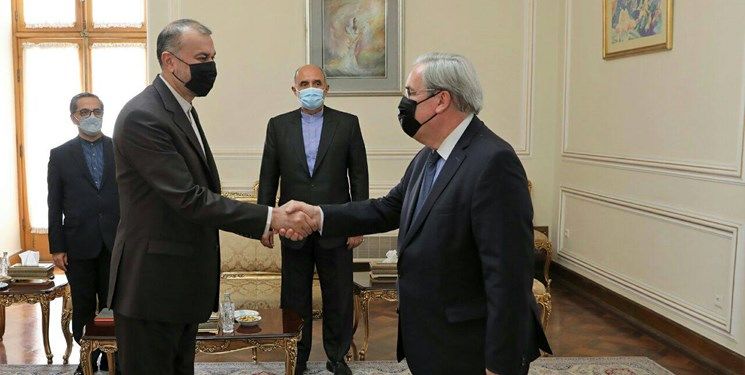 خداحافظی سفیر فرانسه در تهران با امیرعبداللهیان