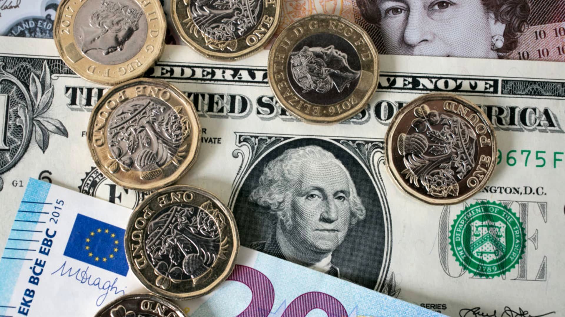 قیمت دلار، یورو و پوند امروز دوشنبه 8 دی 1404/ افزایش قیمت دلار و یورو + جدول