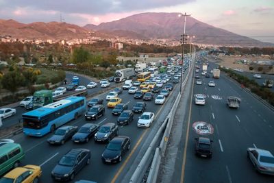 ترافیک سنگین آزادراه تهران-کرج-قزوین/ سیلاب جاده چالوس را بسته است
