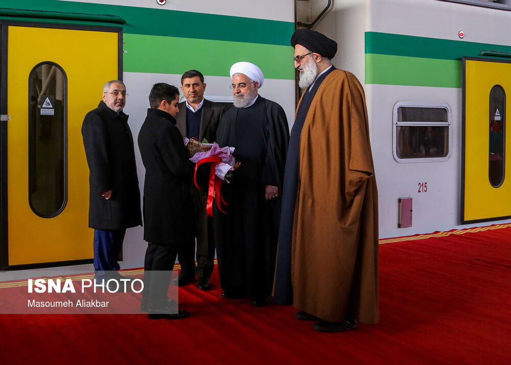 گزارش تصویری افتتاح متروی گلشهر-هشتگرد با حضور رئیس‌جمهوری