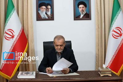 عکس امضای پزشکیان و ترامپ پای تفاهم اسلام آباد