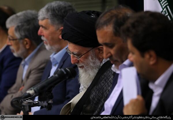 دیدار شاعران با رهبری