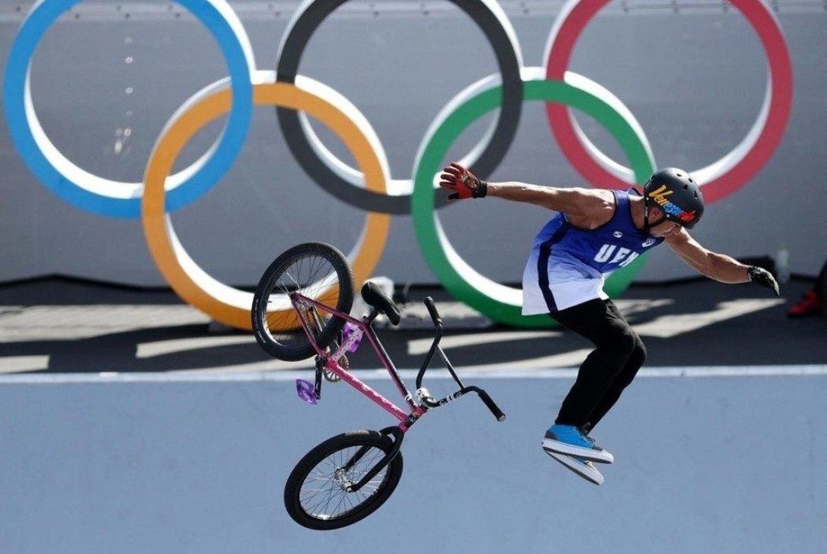 دزد به دوچرخه سواران در دهکده المپیک زد
