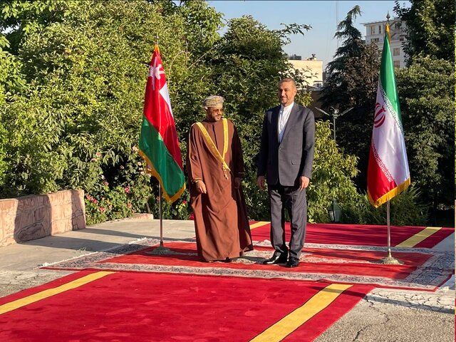سفر وزیر خارجه عمان به ایران/ امیرعبداللهیان به استقبال رفت