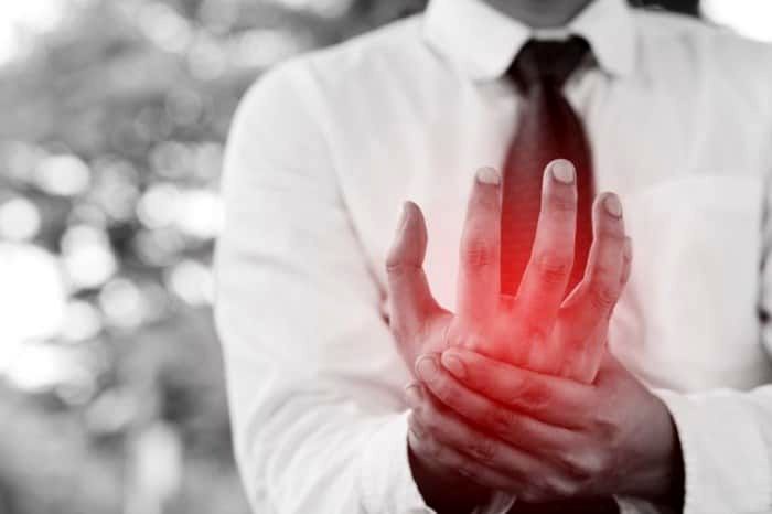 9 بیماری که دستانمان به ما نشان می دهند 