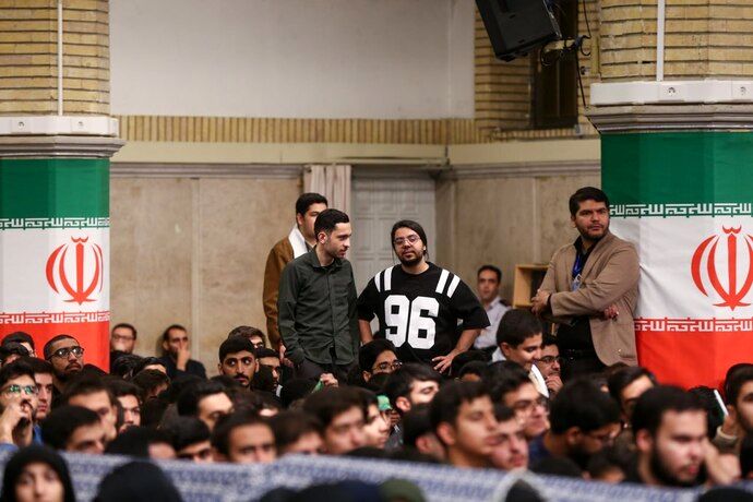 تصاویری خاص و دیدنی از دیدار دانش آموزان با رهبر انقلاب 9