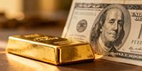 قیمت طلا پایین آمد | تقویت دلار آمریکا و تاثیر آن بر قیمت‌های جهانی | افزایش قیمت نفت به نفع طلا نیست