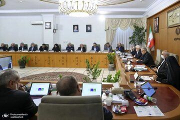 آقای رئیس‌جمهور! از وزرای خود مسئولیت بخواهید | سیاست همتی روشن است و مسئولیت را متوجه خود کرده است