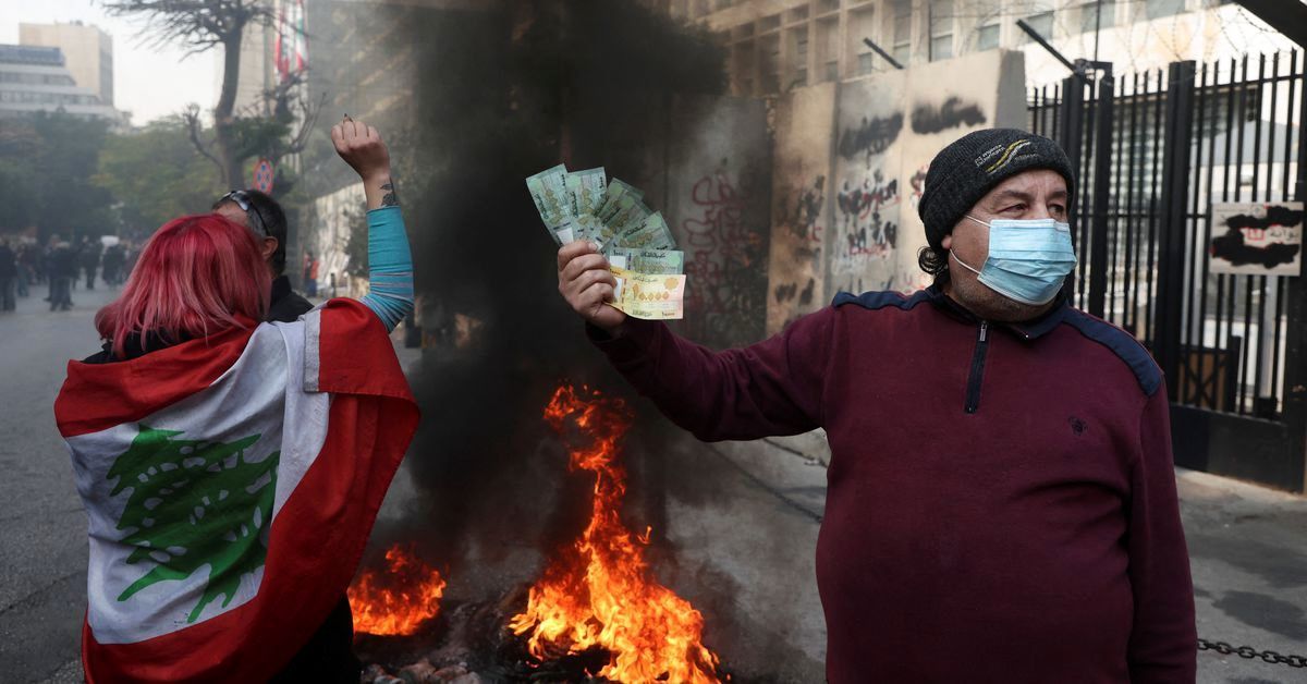 خشم همزمان عراقی‌ها و لبنانی‌ها از مدیران بانک مرکزی