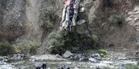 سقوط وحشتناک یک اتوبوس به دره  با  29 کشته و 20 زخمی + عکس